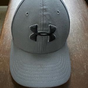 Boys Like New Under Armour Hat